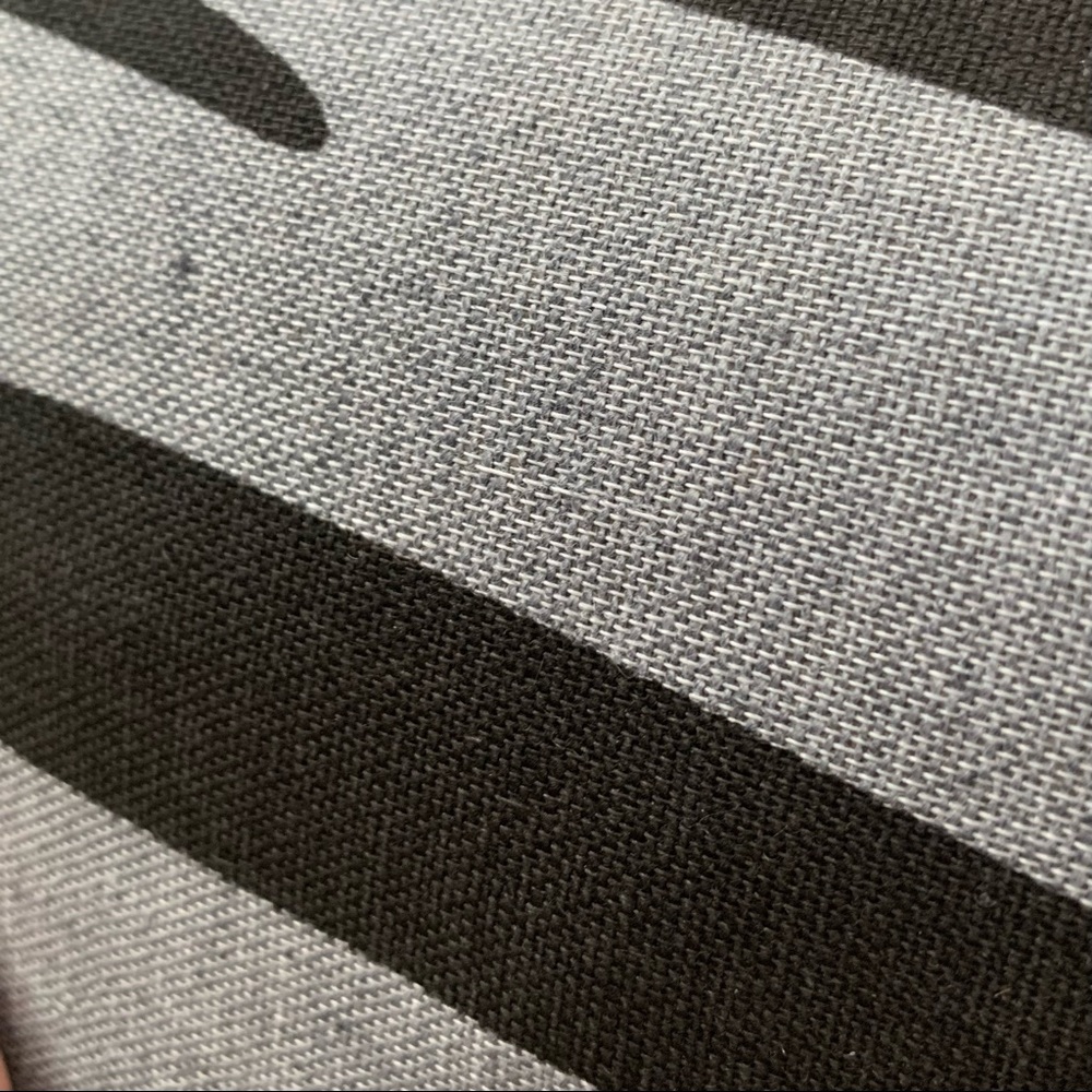 NWOT graphic burglar tote - Picture 8 of 9